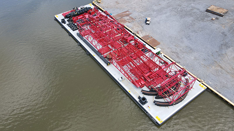Spud-Barge